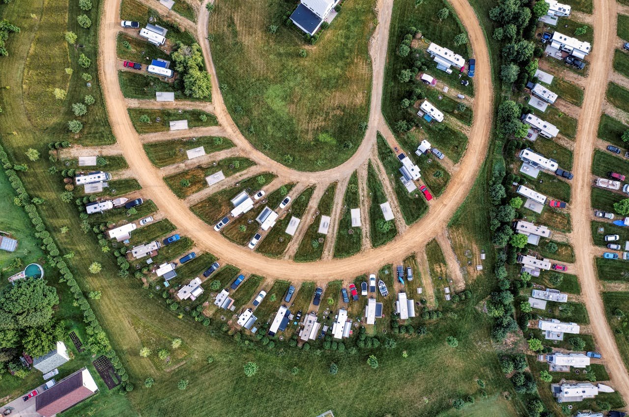 Wohnmobil mieten bei regionalem Anbieter in Bayern – Stellplatz mit Bergblick
wohnmobil-mieten-in-bayern3